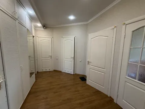 Продам 3-х комнатную квартиру в Донецке Донецк