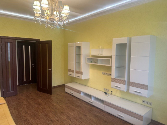 продажа от собственника просторной 2к квартиры с большой террасой в Ворошиловском районе Донецк