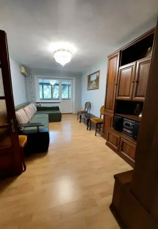 2ком.кв.-центральный район, с гаражом Мариуполь