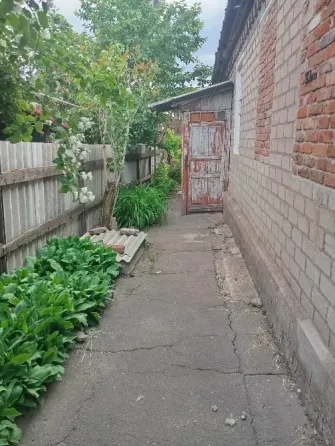 Продам дом в городе Енакиево возле Горного Техникума. Енакиево