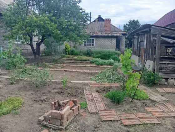 Продам дом в городе Енакиево возле Горного Техникума. Енакиево
