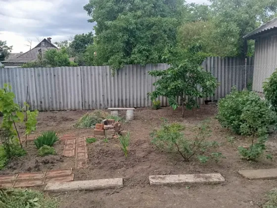 Продам дом в городе Енакиево возле Горного Техникума. Енакиево