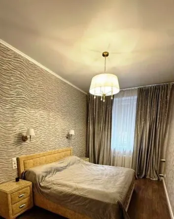 Сдаётся двухкомнатная квартира 55 м² на 8-м этаже 10-этажного монолитного дома Донецк