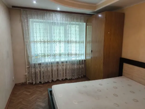 Продам 2-х комн. квартиру бульвар Школьный, Крытый рынок. Донецк