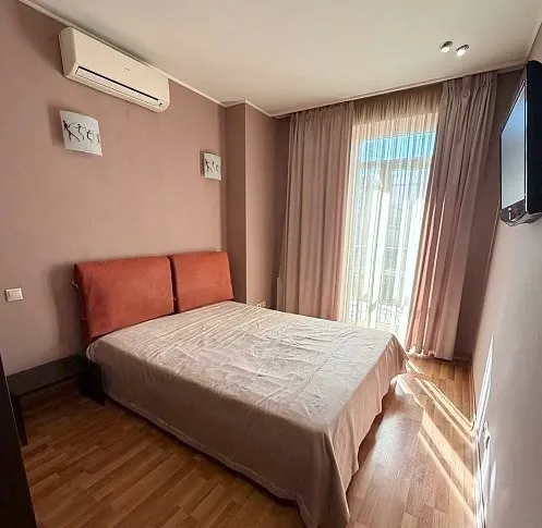 Продам 2к.кв. Сталинка. Ворошиловский р-н. Ориентир пл.Ленина. ул.Постышева/пр.Гурова. Донецк