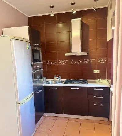 Продам 2к.кв. Сталинка. Ворошиловский р-н. Ориентир пл.Ленина. ул.Постышева/пр.Гурова. Донецк