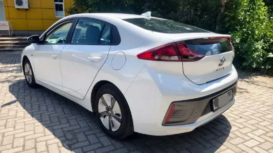 Hyundai ioniq 2020 год, 1.6 Гибрид Донецк