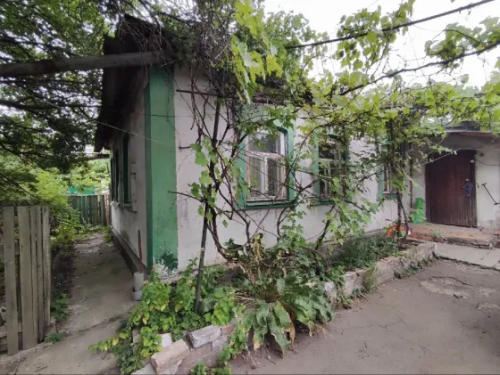 Продам жилой дом в Ленинском р-не Донецка, дк 21 съезда. Земля приватизирована. Донецк