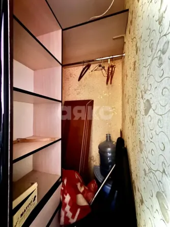 Продаётся трехкомнатная квартира с мебелью в Ильичевском районе Мариуполь