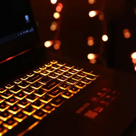 17,3" Асер Нитро R7 260/32 Гб/2Тб/5050 8 Гб Донецк