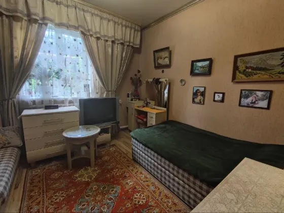 Продам жилой дом в Куйбышевском р-не Донецка, пл. Бакинских Комиссаров. Донецк
