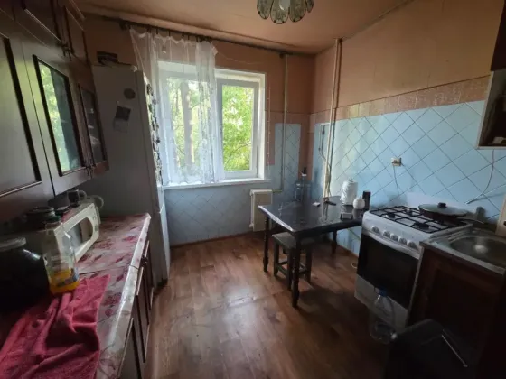 Прдам двух. комн. 2=й этаж Зеленый Макеевка