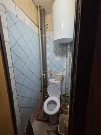 Прдам двух. комн. 2=й этаж Зеленый Макеевка