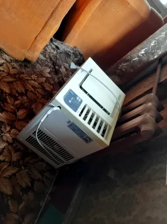 Продам аллюминиевую посуду, гитару, бабинный магнитофон, печатнаю машинку, кондиционер напольный Донецк