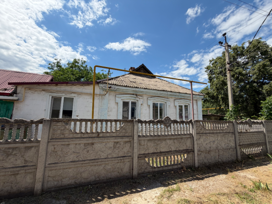 Продаётся отдельно стоящий дом в Ленинском районе Донецка! Донецк