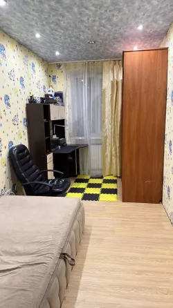 Продается светлая ухоженная 3-хкомнатная квартира в Калининском районе! Проспект Ильича! Донецк