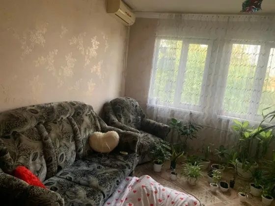 Продам 2- комн. квартиру на квл. Химик ( ост Пушка) г. Макеевка. Макеевка