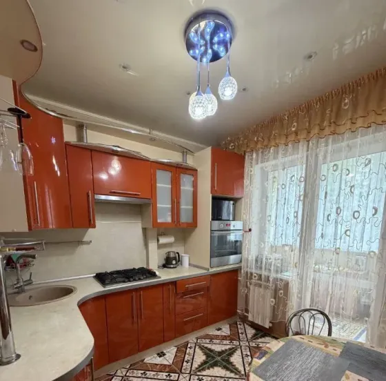 Ворошиловский район Пр-кт. Театральный. Донецк