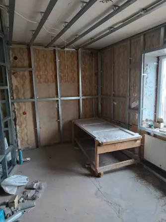 Продам 1 комнатную квартиру под ремонт Енакиево