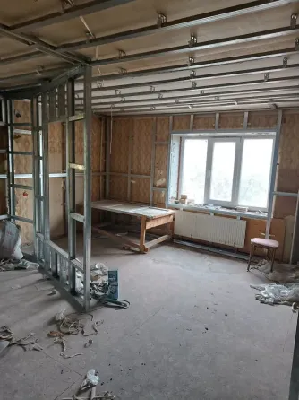 Продам 1 комнатную квартиру под ремонт Енакиево