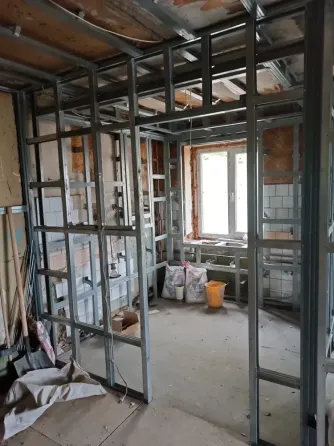Продам 1 комнатную квартиру под ремонт Енакиево