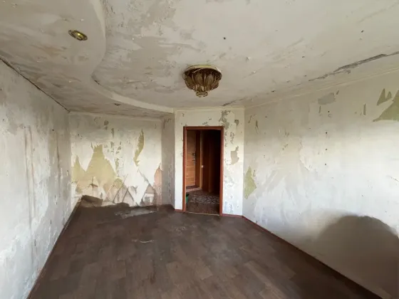 Продам 1 ком. кв., 4/9 эт., 36 м.кв. - Макеевка, мк-рн Калининский Макеевка