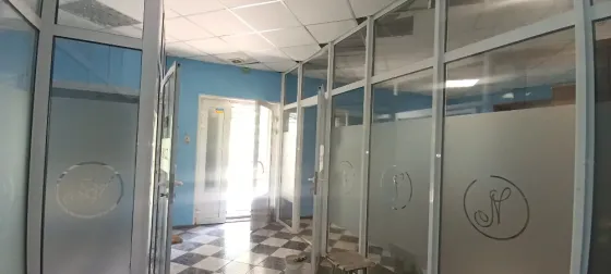 Сдам Офис 230 м² в Ленинском районе, Боссе. Отдельный вход. Большая парковка. Автономное отопление. Донецк