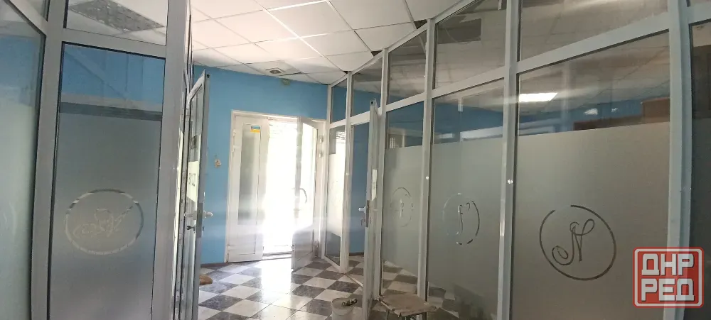 Сдам Офис 230 м² в Ленинском районе, Боссе. Отдельный вход. Большая парковка. Автономное отопление. Донецк - изображение 2