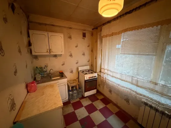 Продам 1 ком. кв., 2/5 эт., 30 м.кв. - Макеевка, квартал Гвардейский, Даки Макеевка