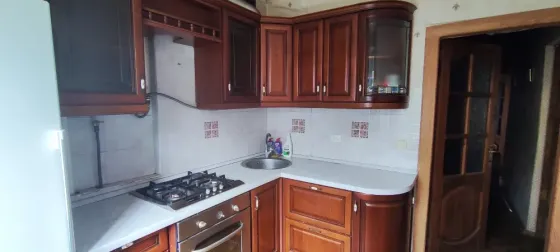 Продам 3-х комнатную квартиру под ремонт Донецк