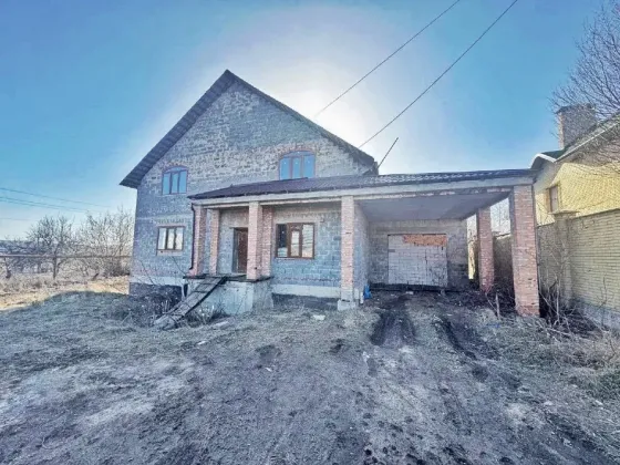 Продается 2-этажный дом с земельным участком в Кировском районе! Донецк