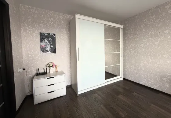 Продам 1-комнатную квартиру в Центре Гвардейки Макеевка
