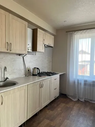 Продам квартиру на Юнкоме Енакиево