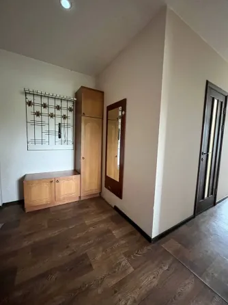 Продам квартиру на Юнкоме Енакиево