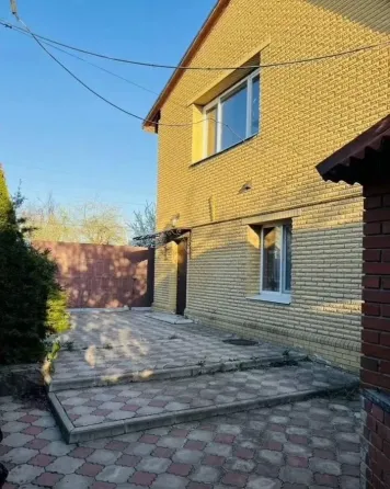 Продается кирпичный 2-этажный дом Донецк