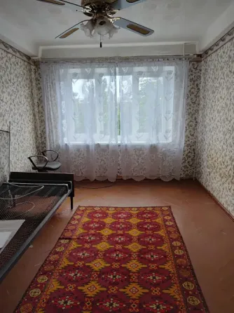 Продаётся 3-комн. квартира г. Торез, м-н 1 Торез