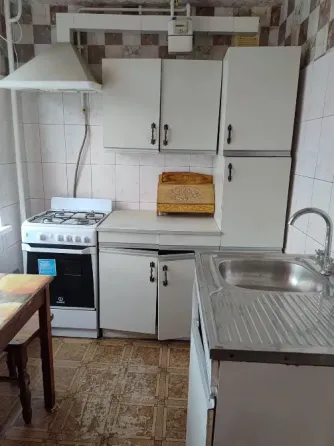 Продаётся 3-комн. квартира г. Торез, м-н 1 Торез