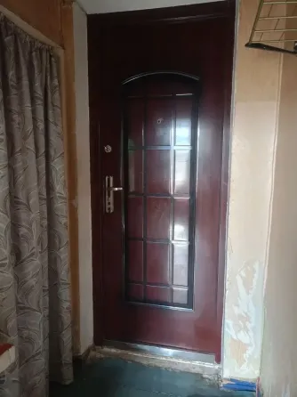 Продам 1-ю квартиру, сталинку, на Совколонии, остановка София Макеевка