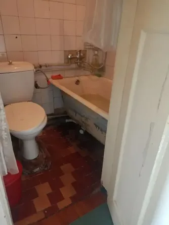 Продам 1-ю квартиру, сталинку, на Совколонии, остановка София Макеевка