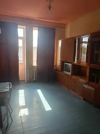 Продам 1-ю квартиру, сталинку, на Совколонии, остановка София Макеевка