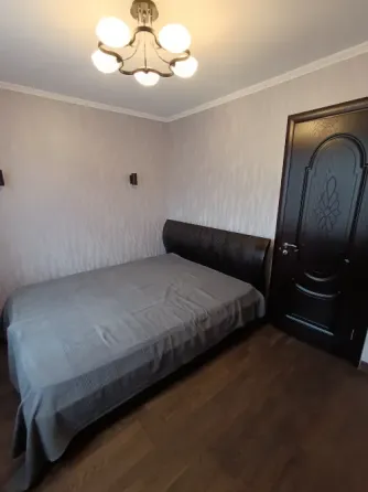 Оплата по факту заселения. Сдам 3к.кв. Будённовский р-н, Заперевальная, Цветочный. Донецк