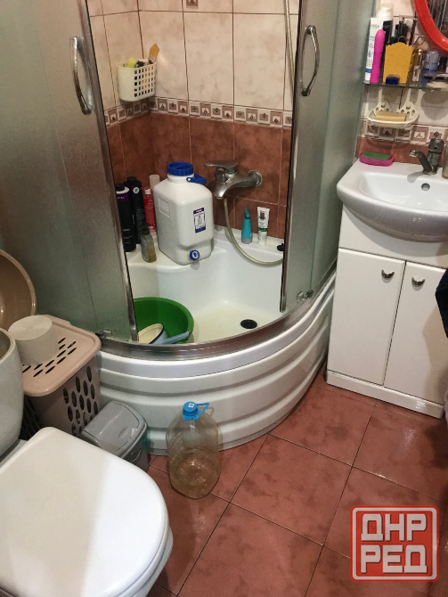 Продам 1ком Текстильщик налоговая 2/5 с мебелью и техникой в хорошем состоянии, вода хол и горячая Донецк - изображение 1