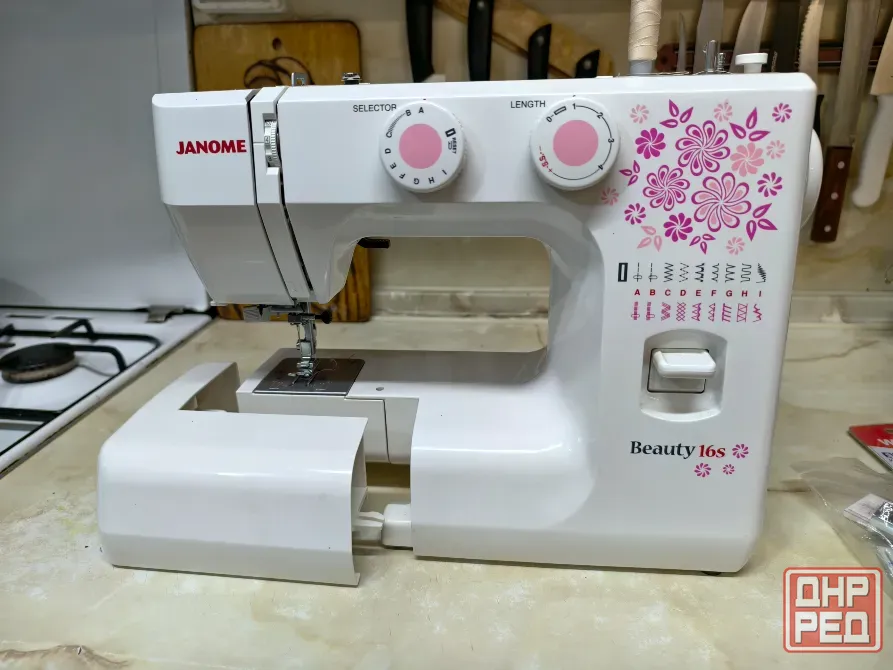 Продаётся швейная машинка JANOME Beauty 16s (Япония) с электроприводом. Донецк - изображение 1