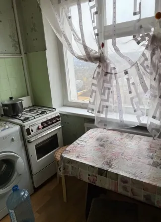 Сдам 2-х комнатную квартиру на Батова Макеевка