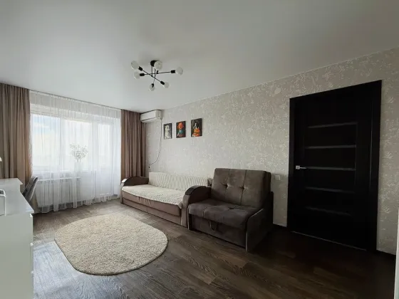 Продам 1-комнатную квартиру в Центре Гвардейки Макеевка