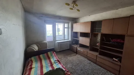 Продам 1-комнатную квартиру Ясиноватая