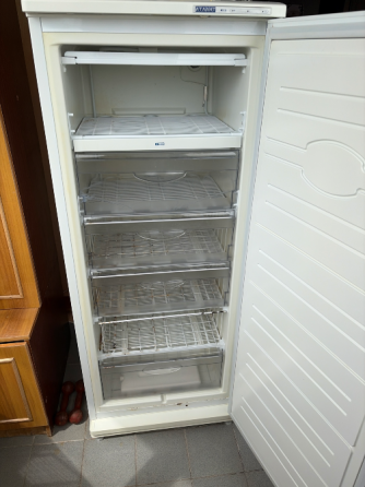 Продам морозильную камеру Мариуполь