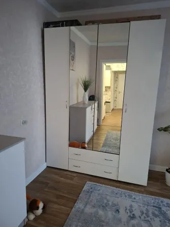 Продам 2х ком квартиру.Зеленый, 3этаж.Первые дома Макеевка