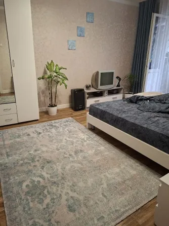 Продам 2х ком квартиру.Зеленый, 3этаж.Первые дома Макеевка