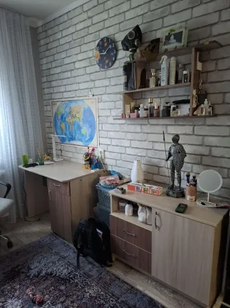 Продам 2х ком квартиру.Зеленый, 3этаж.Первые дома Макеевка